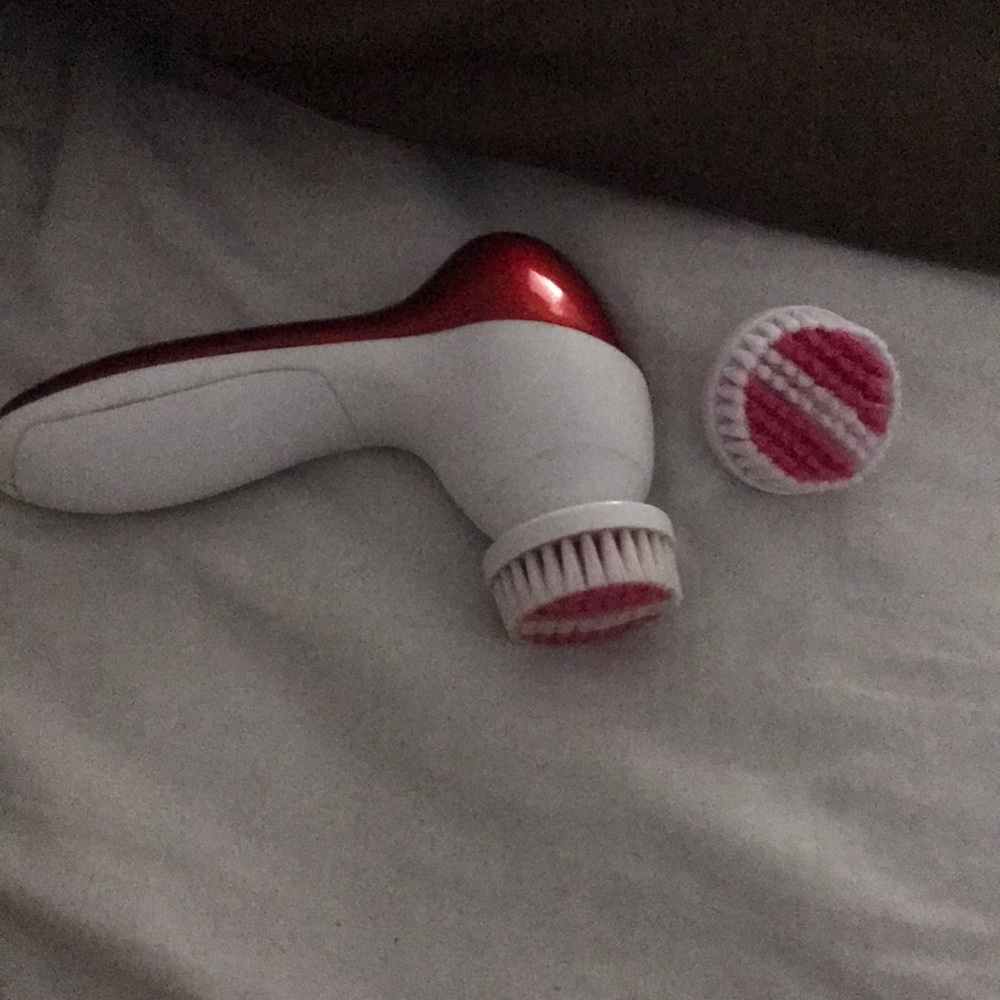 Battery facial brush new